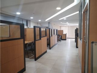 Carcelén, Oficina en Renta, 150m2, 5 Ambiente, 2 Parqueadero.