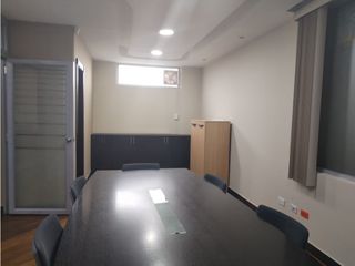 Carcelén, Oficina en Renta, 150m2, 5 Ambiente, 2 Parqueadero.