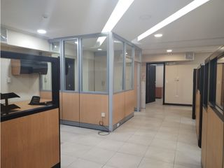 Carcelén, Oficina en Renta, 135m2, 5 Ambiente, 2 Parqueadero.