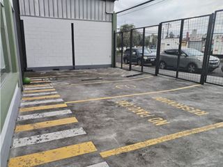 Foto 13 de Carcelén, Oficina en Renta, 135m2, 5 Ambiente, 2 Parqueadero.