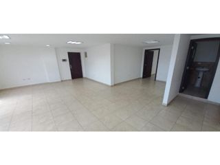 Foto 4 de Quito Tenis, Oficina en Renta, 130m2, 3 Ambientes