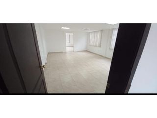 Foto 11 de Quito Tenis, Oficina en Renta, 130m2, 3 Ambientes