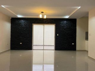 Foto 3 de HERMOSA CASA ENVENTA EN URBANIZACION, SECTOR RICAURTE