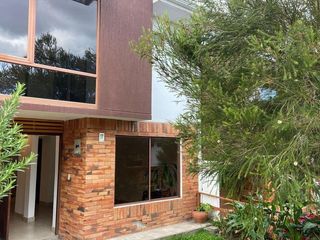 Foto 1 de HERMOSA CASA EN VENTA, SECTOR LOS CEREZOS