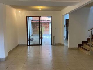 Foto 4 de HERMOSA CASA EN VENTA, SECTOR LOS CEREZOS