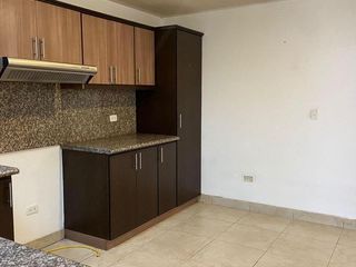 Foto 6 de HERMOSA CASA EN VENTA, SECTOR LOS CEREZOS