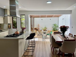 Foto 2 de HERMOSA CASA EN VENTA, SECTOR MISICATA