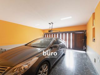 CASA EN VENTA EN ESQUINA ZONA PARQUES PRIVADOS SAN ISIDRO CERCA AL GOLF