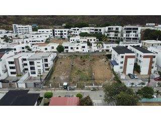 TERRENO EN CEIBOS ATRAS DEL COLEGIO BALANDRA