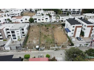 TERRENO EN CEIBOS ATRAS DEL COLEGIO BALANDRA