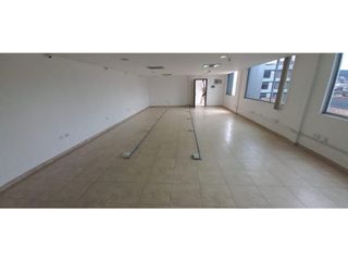 Foto 4 de Quito Tenis, Oficina en Renta, 400m2, 2 Ambientes