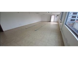 Foto 3 de Quito Tenis, Oficina en Renta, 400m2, 2 Ambientes