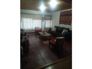 Foto 23 de chalet con depto atras