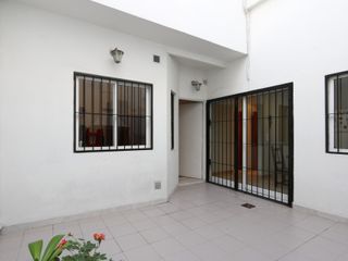 VENTA CASA 4 AMBIENTES C/ PATIO - VILLA DEL PARQUE