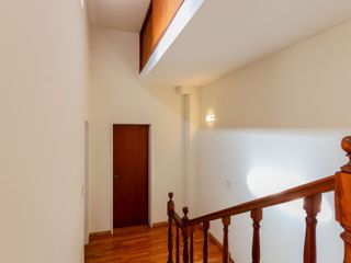 VENTA CASA 4 AMBIENTES C/ PATIO - VILLA DEL PARQUE