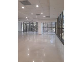 Foto 2 de SE ARRIENDA O VENTA OFICINA EN EL POBLADO