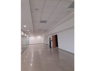 Foto 4 de SE ARRIENDA O VENTA OFICINA EN EL POBLADO
