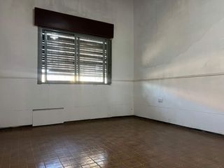 CASA VENTA MARCOS PAZ 3 AMB COCHERA Y PARQUE