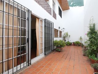 Venta Casa 4 ambientes en Mataderos