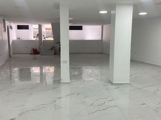 LOCAL COMERCIAL REMODELADO SECTOR CHOLA CUENCANA