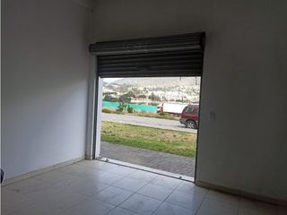Foto 2 de Ciudad Bicentenario Pusuqui, Local Comercial en Venta, 44m2