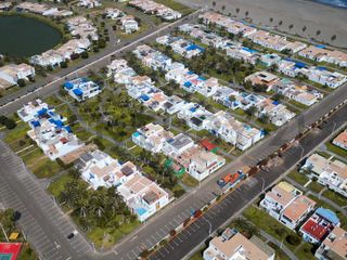 Venta casa de Playa frente a parque