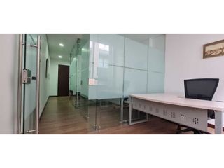 Foto 7 de VENDO OFICINA AMOBLADA 3 DIVISIONES Y LOBBY - CHICO RESERVADO