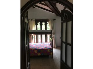 Foto 12 de VENDO CASA FINCA CON PISCINA LOTE 2000M2 - LA MESA ZONA EL HATO