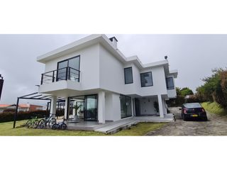 Foto 1 de VENDO CASA EXCLUSIVA LOTE 1.570M2 - YERBABONITA SOPO