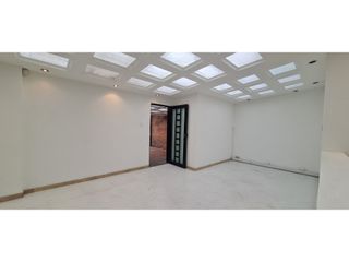 Foto 8 de EN VENTA CASA COMERCIAL PATRIMONIO ARQ 400M2+JARDIN - EL NOGAL