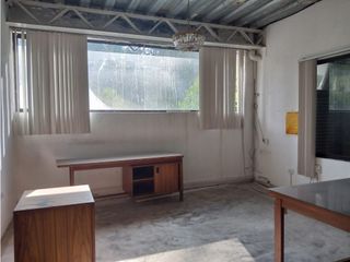 Foto 18 de Conocoto, Galpón  en Renta, 700m2, 10 Ambientes, 3 Baños