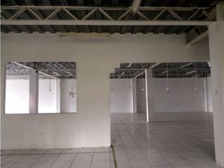 Foto 34 de Conocoto, Galpón  en Renta, 700m2, 10 Ambientes, 3 Baños