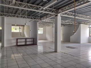 Foto 3 de Conocoto, Galpón  en Renta, 700m2, 10 Ambientes, 3 Baños