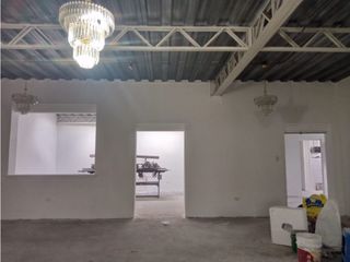 Foto 20 de Conocoto, Galpón  en Renta, 700m2, 10 Ambientes, 3 Baños