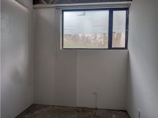 Foto 8 de Conocoto, Galpón  en Renta, 700m2, 10 Ambientes, 3 Baños