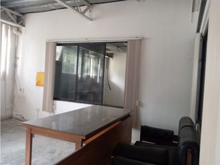 Foto 9 de Conocoto, Galpón  en Renta, 700m2, 10 Ambientes, 3 Baños