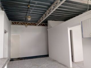 Foto 13 de Conocoto, Galpón  en Renta, 700m2, 10 Ambientes, 3 Baños