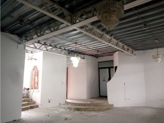 Foto 32 de Conocoto, Galpón  en Renta, 700m2, 10 Ambientes, 3 Baños