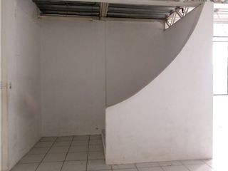 Foto 7 de Conocoto, Galpón  en Renta, 700m2, 10 Ambientes, 3 Baños