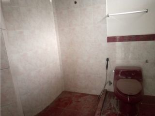 Foto 4 de Conocoto, Galpón  en Renta, 700m2, 10 Ambientes, 3 Baños