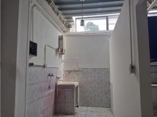 Foto 16 de Conocoto, Galpón  en Renta, 700m2, 10 Ambientes, 3 Baños