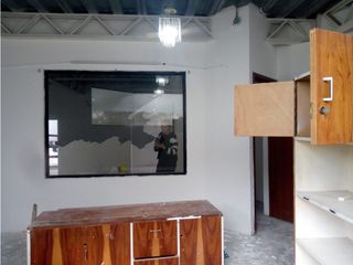 Foto 12 de Conocoto, Galpón  en Renta, 700m2, 10 Ambientes, 3 Baños