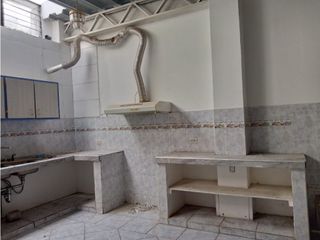 Foto 19 de Conocoto, Galpón  en Renta, 700m2, 10 Ambientes, 3 Baños