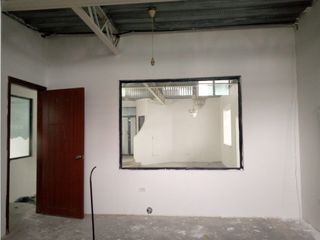 Foto 6 de Conocoto, Galpón  en Renta, 700m2, 10 Ambientes, 3 Baños