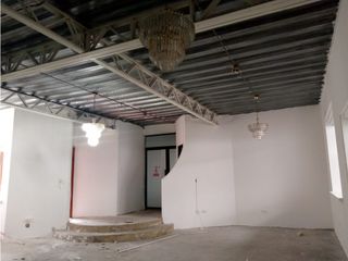 Foto 23 de Conocoto, Galpón  en Renta, 700m2, 10 Ambientes, 3 Baños
