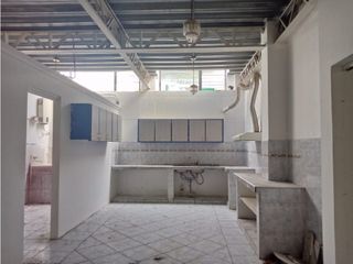 Foto 33 de Conocoto, Galpón  en Renta, 700m2, 10 Ambientes, 3 Baños