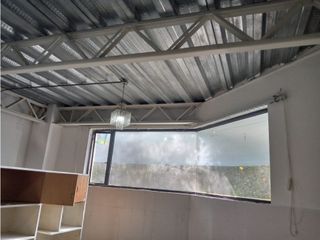 Conocoto, Galpón  en Renta, 700m2, 10 Ambientes, 3 Baños