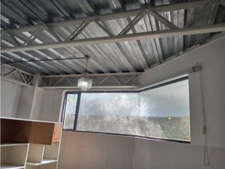Foto 10 de Conocoto, Galpón  en Renta, 700m2, 10 Ambientes, 3 Baños