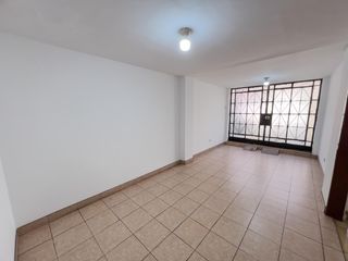 SE VENDE CASA DE 3 PISOS CARABAYLLO