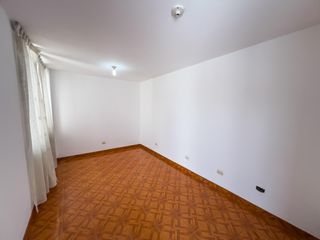 SE VENDE CASA DE 3 PISOS CARABAYLLO